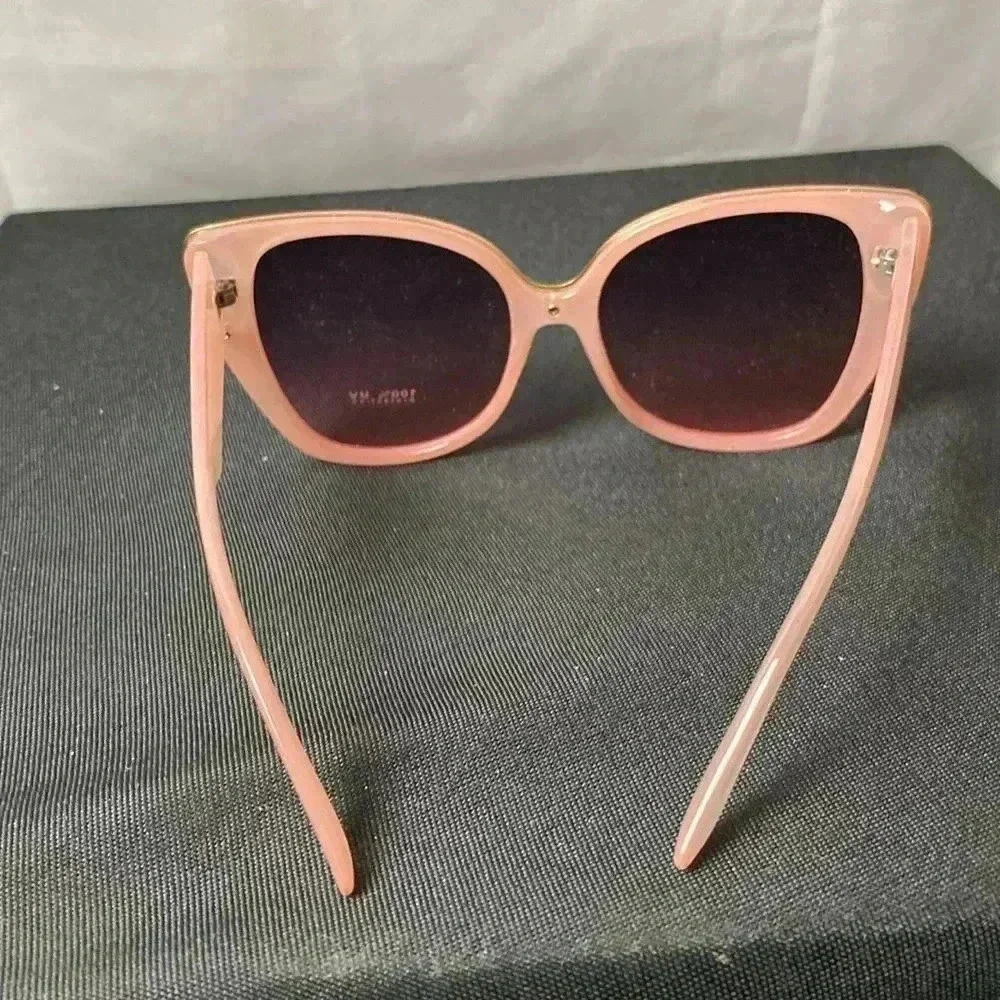 UNBRANDED 100% UV PROTECTION SOFT PEACH SUNGLASSES VERY GOOD CLEAN‎ CONDITION